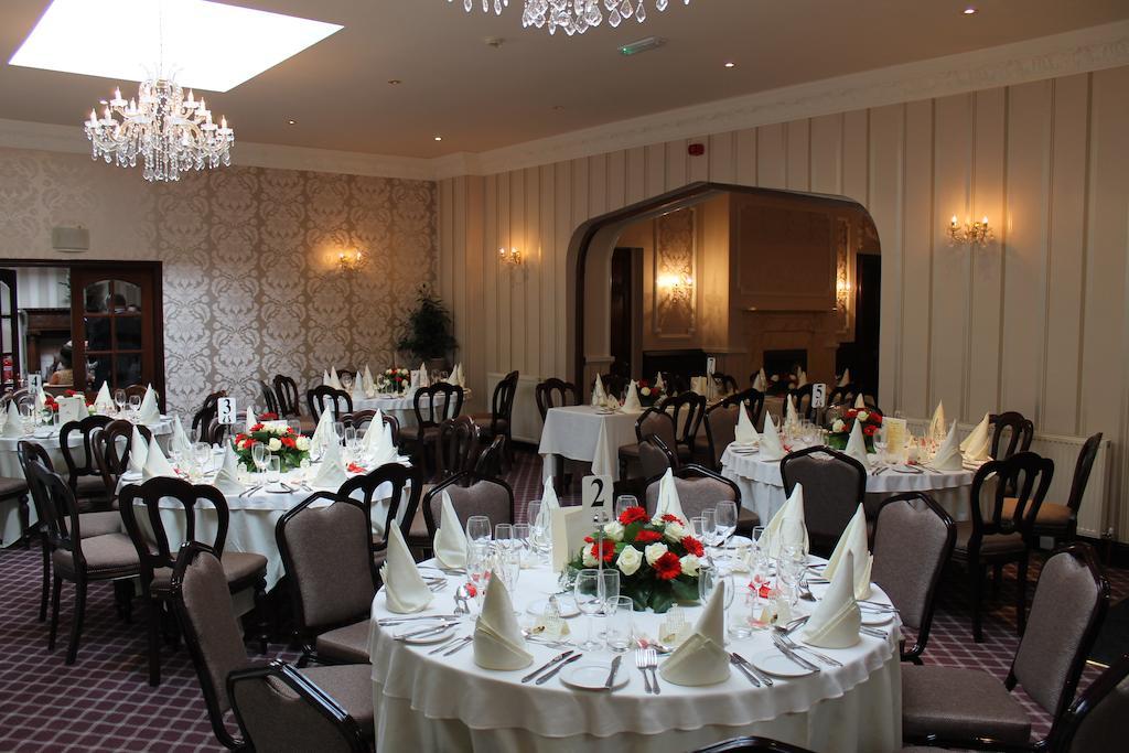 Oakwood Hall Hotel Bingley Exterior foto