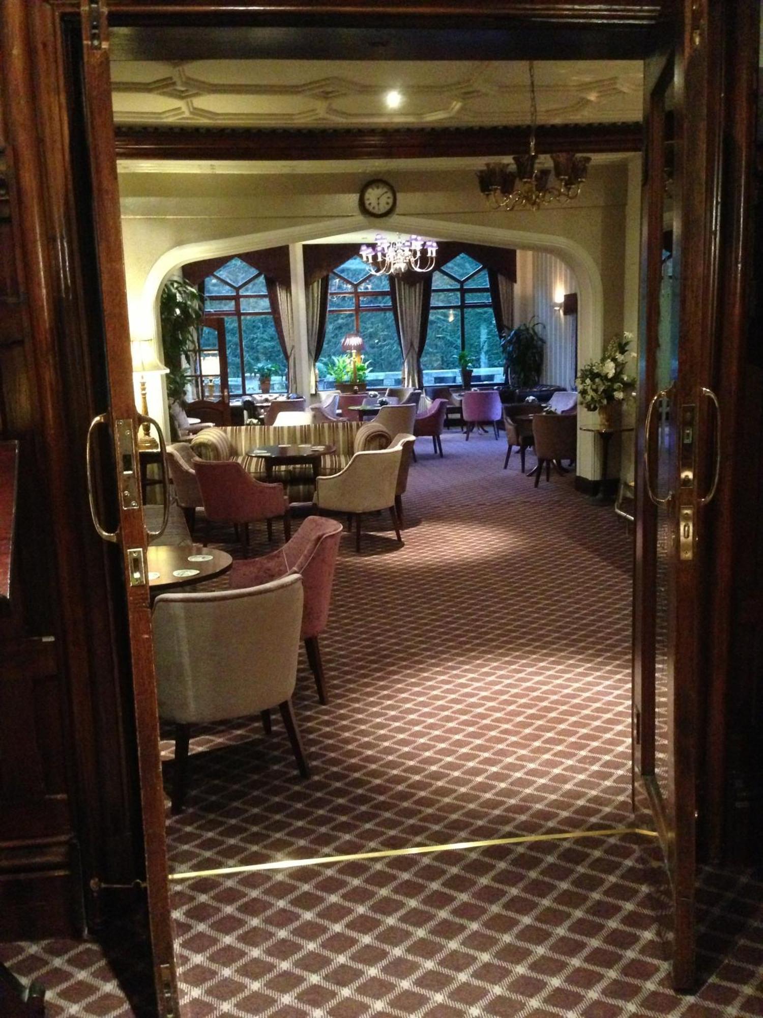 Oakwood Hall Hotel Bingley Exterior foto